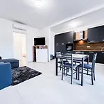 Apartment Central Sea House *